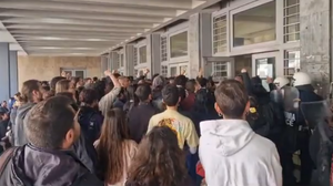 Θεσσαλονίκη: Ελεύθεροι οι 49 συλληφθέντες από την επιχείρηση της ΕΛ.ΑΣ στο ΑΠΘ