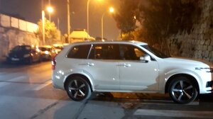 Πάρκαρε όπου τον βόλεψε...