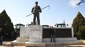 Στο μνημείο του Κιλελέρ οι αγρότες