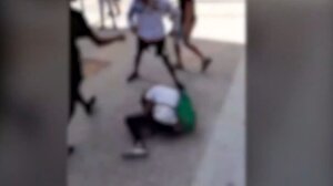 Βόλος: Ξυλοκόπησαν και πέταξαν ανήλικο σε κάδο απορριμάτων