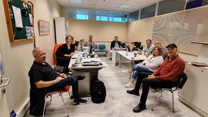 Κλιμάκιο του ΚΚΕ στο αεροδρόμιο Ηρακλείου