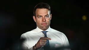 Στέφανος Κασσελάκης: "Η καπηλεία του πατριωτισμού, της πίστης, της οικογένειας τελειώνει εδώ"    