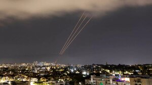 Παγκόσμιος συναγερμός: Πύραυλοι του Ισραήλ έπληξαν αεροπορική βάση στο Ιράν αλλά όχι πυρηνικές εγκαταστάσεις