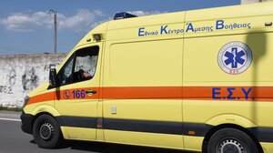 Νέα Ερυθραία: Μηχανή συγκρούστηκε με αυτοκίνητο – Νεκρός ο 22χρονος αναβάτης