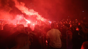 Ξέφρενοι πανηγυρισμοί και στην Κρήτη για την κατάκτηση του Europa Conference League από τον Ολυμπιακό