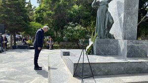 Στις εκδηλώσεις της επετείου των Εθνικών Αγώνων και της Αντίστασης κατά του ναζισμού και του φασισμού ο Χ. Μαμουλάκης 