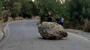Ρέθυμνο: Πτώση βράχου στον κεντρικό δρόμο της Κούφης