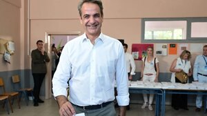 Απρόοπτο στο σχολείο που ψήφισε ο Κυριάκος Μητσοτάκης- Γυναίκα άρχισε να ουρλιάζει!