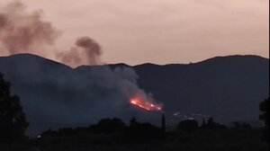 Φωτιά στη Ζάκυνθο: Καίει σε δύσβατο σημείο