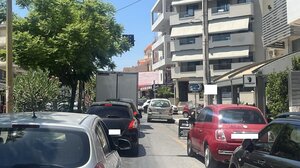 Τα ακλάδευτα δέντρα κρύβουν τα φανάρια!