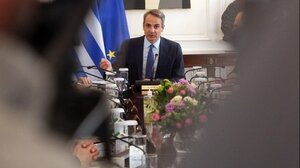 Επανεκκίνηση με νέο πακέτο μέτρων επιδιώκει η κυβέρνηση