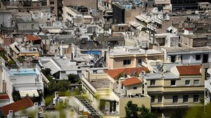 Οι παρεμβάσεις που εξετάζει η κυβέρνηση για μείωση των ενοικίων