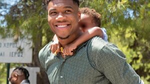 Αυτές είναι οι... μπασκετικές φωτογραφίες από τον γάμο του Giannis