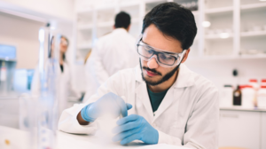 Ευρωπαϊκό Πανεπιστήμιο Κύπρου: Φαρμακευτική, δυναμική και αναπτυσσόμενη επιστήμη