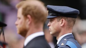Συναντήθηκαν σε κηδεία οι πρίγκιπες Ουίλιαμ και Χάρι - Απέφυγαν ο ένας τον άλλον