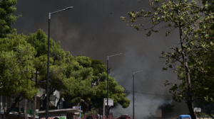 Σε Πεντέλη, Βριλήσσια, Διόνυσο και Αφίδνες τα κυριότερα μέτωπα της πυρκαγιάς στην Αττική