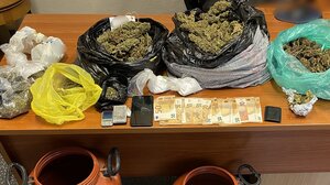Είχε κοκαΐνη, κάνναβη και... σκόνη άγνωστης χημικής σύστασης