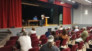 Συγκέντρωση διαμαρτυρίας στο Αρκαλοχώρι για τους σεισμόπληκτους