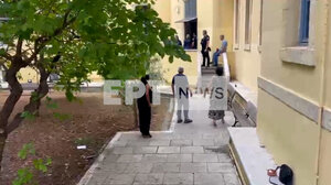 Προπηλάκισαν τον 39χρονο για την ενδοοικογενειακή βία έξω από τα δικαστήρια Χανίων