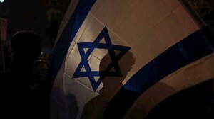 Να «πλήξει» τις πυρηνικές εγκαταστάσεις του Ιράν καλεί τον Νετανιάχου ο Τραμπ