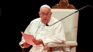 Ήπια νεφρική ανεπάρκεια δείχνουν οι εξετάσεις του Πάπα Φραγκίσκου