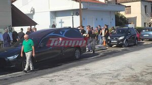 Σε κλίμα βαθιάς οδύνης οι κηδείες των δύο θυμάτων της φονικής πυρκαγιάς στην Κορινθία 