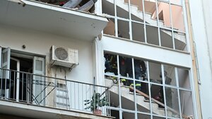 Αμπελόκηποι: Μυστήριο πίσω από την έκρηξη – Τις έρευνες αναλαμβάνει η Αντιτρομοκρατική