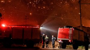 Μαίνεται η πυρκαγιά στην Κορινθία: Έκλεισε η Κορίνθου - Πατρών