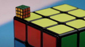 Η Ιαπωνία έφτιαξε τον μικρότερο Κύβο του Ρούμπικ - Κάθε όψη έχει διάμετρο περίπου 5 χιλιοστά 
