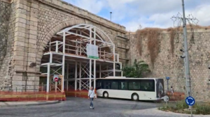 Άνοιξε ξανά για τα οχήματα η Χανιώπορτα - Δείτε βίντεο