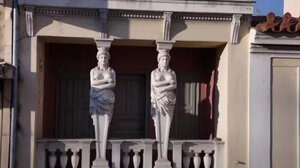 Το σπίτι με τις Καρυάτιδες - Το άγνωστο αρχιτεκτονικό αριστούργημα στην καρδιά της Αθήνας