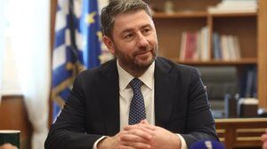 Πρωτοχρονιάτικα κάλαντα στον Νίκο Ανδρουλάκη    