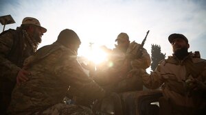 Συρία: Οι ρωσικές δυνάμεις αποσύρονται από τον βορρά, αλλά δεν εγκαταλείπουν Λατάκια και Ταρτούς