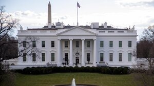 ΗΠΑ: Ανησυχίες για νέα κακά μαντάτα για τον πληθωρισμό - Πιέσεις για τη διατήρηση των υψηλών επιτοκίων της Fed