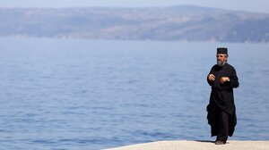 Καταφύγιο στο Άγιο Όρος βρήκαν 22 Ουκρανοί στρατιώτες