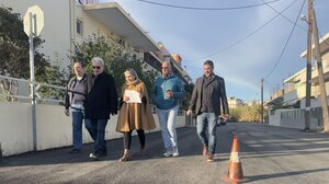 Αυτοψία Καλοκαιρινού στις εργασίες φρεζαρίσματος και ασφαλτόστρωσης στην περιοχή της Χριστομιχάλη Ξυλούρη (video)