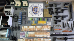 Η ΕΛΑΣ για την εξάρθρωση της εγκληματικής οργάνωση που παρείχε προστασία σε οίκους ανοχής και παράνομες λέσχες - Βίντεο