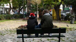 Συνελήφθησαν τρεις 16χρονοι στο Κερατσίνι: Έκλεψαν τα χρήματα παιδιών από τα κάλαντα