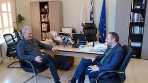 Συνάντηση του Δημάρχου Ηρακλείου με τον Φραγκίσκο Παρασύρη