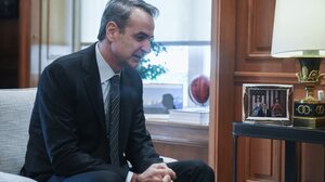 Μητσοτάκης για πεσόντες στα Ίμια: «Φάροι που θα φωτίζουν για πάντα τα νερά και τα νησιά του Αιγαίου»