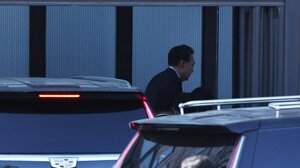 Νότια Κορέα: Aυτοπυρπολήθηκε κοντά στην υπηρεσία έρευνας όπου κρατείται ο συλληφθείς ο έκπτωτος πρόεδρος