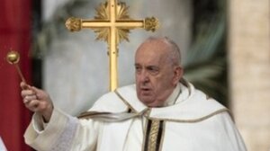 Θετικά μηνύματα των γιατρών για την εξέλιξη της υγείας του Πάπα Φραγκίσκου