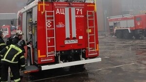 Στις φλόγες εργοστάσιο παραγωγής ακετόνης στην περιφέρεια του Λένινγκραντ στη Ρωσία