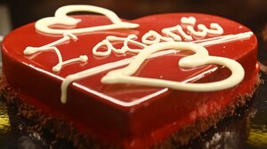 Άγιος Βαλεντίνος: Από δω η γυναίκα μου κι από δω το αίσθημα - Τι και για πόσες ψωνίζουν οι άντρες