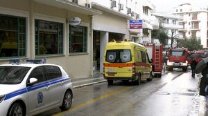 Ιωάννινα: Θρίλερ με την υπόθεση της 45χρονης που πήδηξε από φωταγωγό - «Δεν υπήρξε βία, μόνο απειλή από τον πατέρα μου» λέει η κόρη της