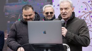 Αλέξης Καλοκαιρινός: Η αποστροφή με νόημα στις διαδηλώσεις για τα Τέμπη στην έναρξη του καρναβαλιού!