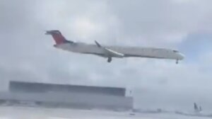 Καναδάς: Νέο βίντεο από την συντριβή του αεροσκάφους - Βρέθηκαν τα «μαύρα κουτιά»