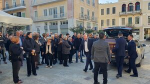 Μ. Δανδουλάκης: Συγκίνηση στο τελευταίο αντίο στον «Μανόλα» της δημοσιογραφίας