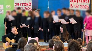 Τέμπη: Οι μαθητές του Δημοτικού Βουτών ενώνουν τη φωνή τους με τους γονείς των θυμάτων