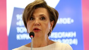 Όλγα Γεροβασίλη: Διαψεύδει ότι η κυβέρνηση απέκρυψε τη δικογραφία για το μπάζωμα στα Τέμπη